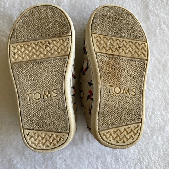 Toms Girl’s Penguin Slip Ons Sherpa Fleece Lined Flats Velcro Toddler Size 5 - Picture 8 of 9